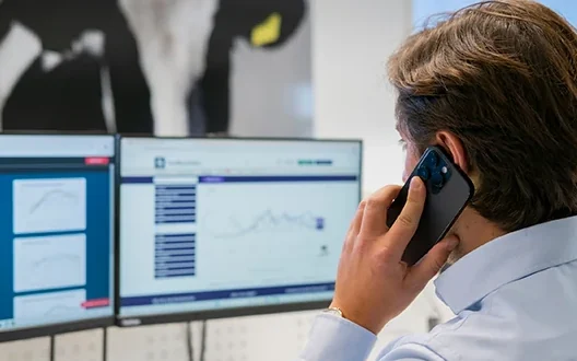 A commodity market professional using DCA benchmark data